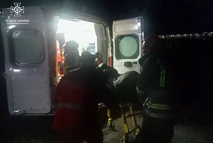 Чрезвычайники спасли криворожан из квартиры, где произошел пожар