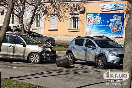 В Кривом Роге в Саксаганском районе столкнулись два автомобиля