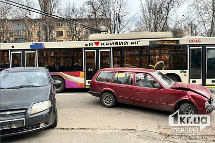 У центрі Кривого Рогу через два ДТП перекрито рух транспорту