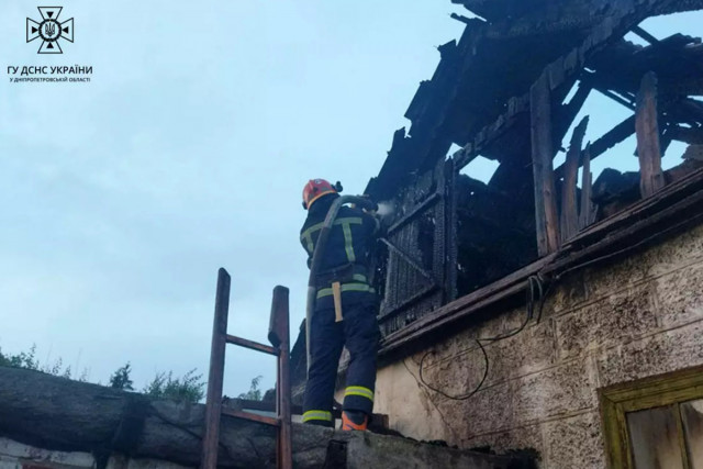 В Криворожском районе горел частный дом