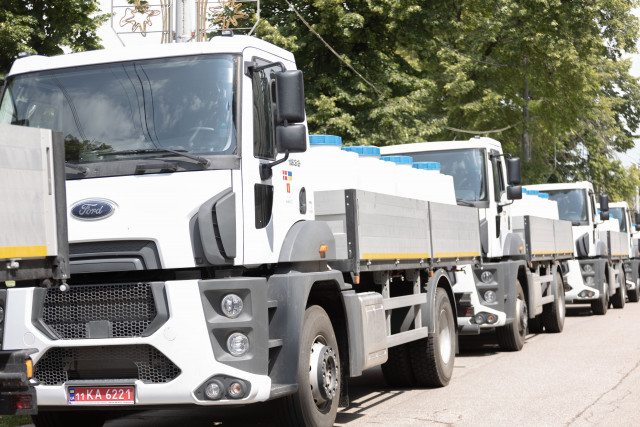 Громади Дніпропетровщини отримали 5 водовозів від міжнародних партнерів