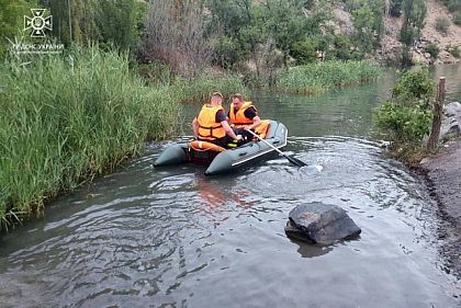 В Кривом Роге чрезвычайники спасли юношу, травмировавшего ногу