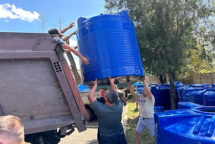 Громады Криворожского района получили бочки для хранения воды