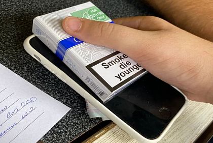 В Кривом Роге поймали на гарячем продавца, продававшего несовершеннолетней сигареты