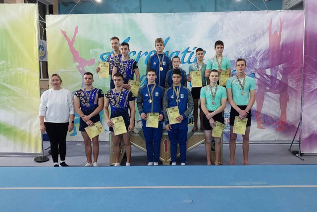 Криворожские акробаты заняли призовые места на соревнованиях в Виннице