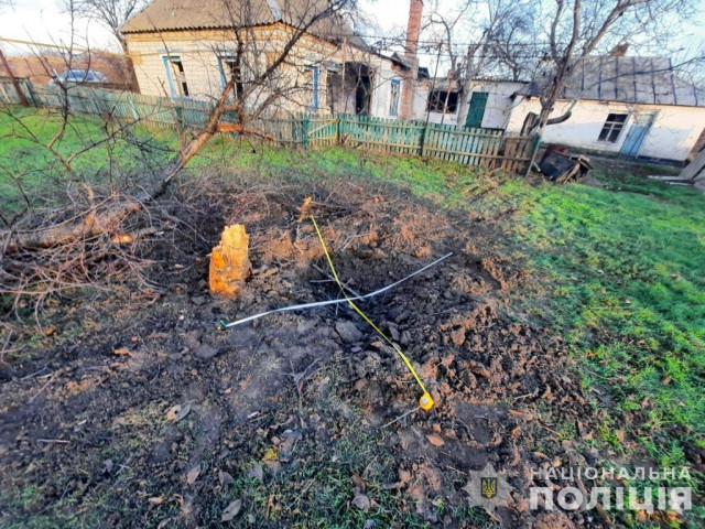 Пошкоджено багатоповерхівку, приватні будинки: на Нікопольщині поліція документує наслідки обстрілів