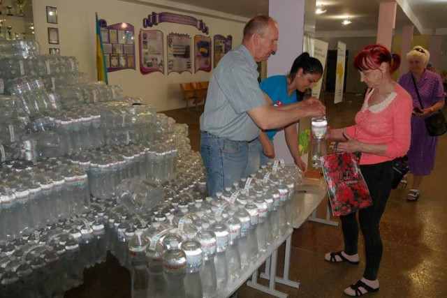 На Дніпропетровщині організували підвіз води в постраждалі міста й села