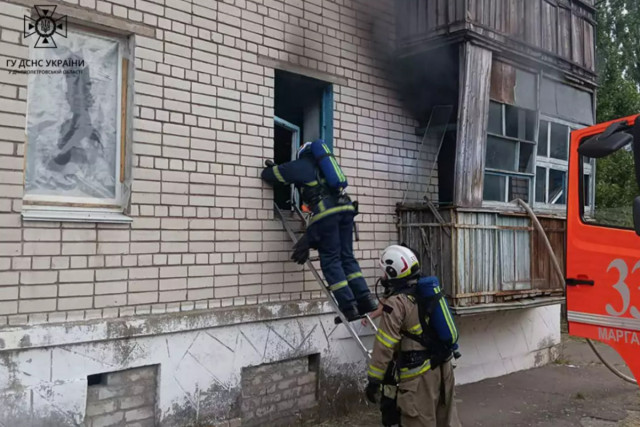 З пожежі у Нікопольському районі врятували жінку та чоловіка