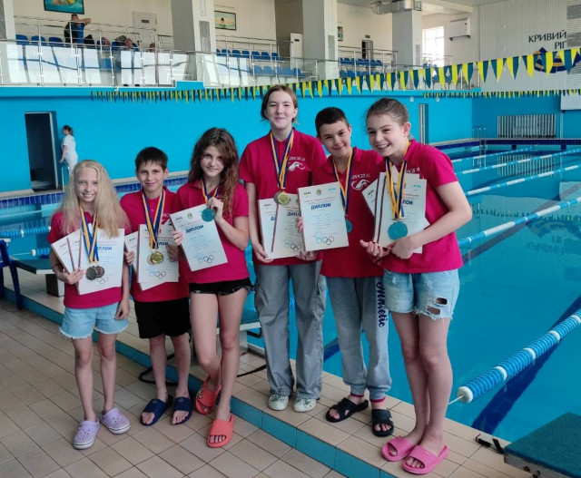 Криворожские спортсмены заняли призовые места на Чемпионате города по плаванию