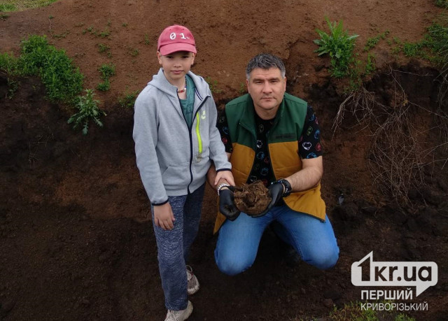 Криворожанин во время прогулки с сыном под Харьковом наткнулся на редкие кости: что говорят археологи