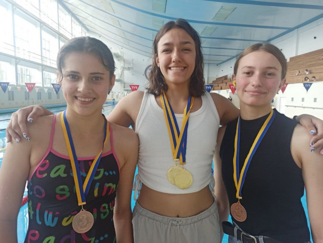 Криворожские спортсмены на чемпионате города по плаванию добыли призовые места