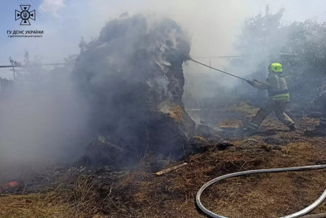 Рятувальники загасили пожежу у Криворізькому районі