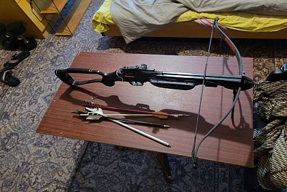 В Кривом Роге задержали мужчину с арбалетом
