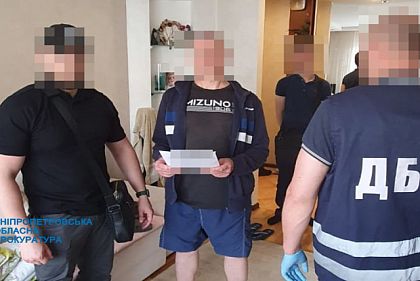Растаможивали спирт как растворитель для красок: на Днепропетровщине разоблачили незаконную схему