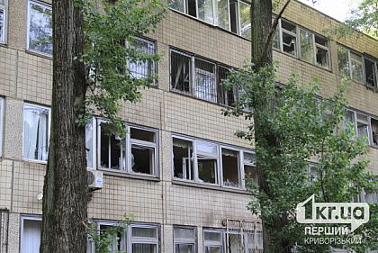 В Кривом Роге выбило окна в домах и университете возле эпицентра взрыва