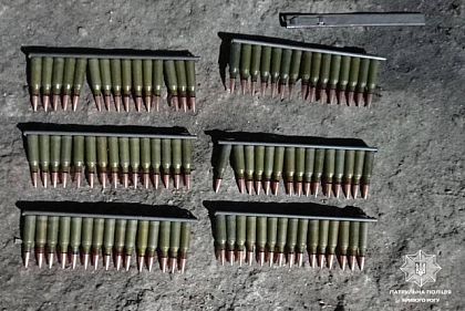В Кривом Роге патрульные обнаружили у мужчины 90 патронов