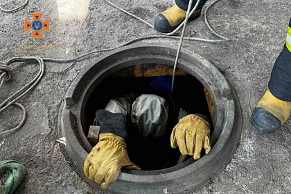 На Днепропетровщине спасатели извлекли тела двух человек из коллектора