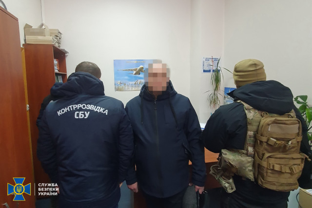 СБУ затримала співробітника Укроборонпрому, який працював на російську воєнну розвідку