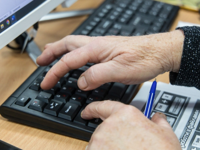 В Кривом Роге обучают и раскрывают способности людей постарше