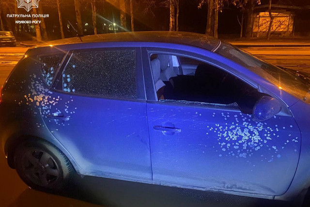 Стрельба в Кривом Роге: патрульные задержали злоумышленников, которые обстреляли машину