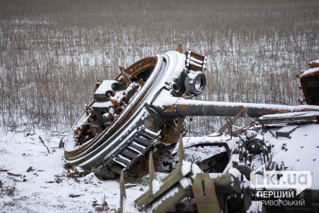 Українські авіація та артилерія продовжують нищити ворога