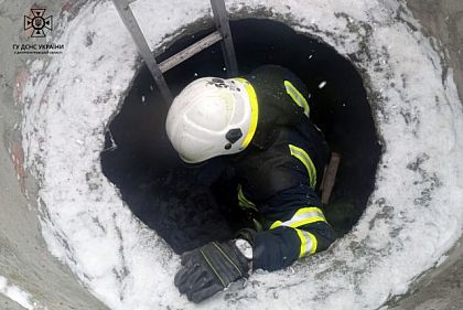 На Дніпропетровщині рятувальники допомогли дітям вибратись з колектору