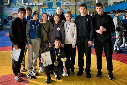 Криворізькі спортсмени здобули шість нагород на турнірі з вільної боротьби
