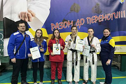 Криворізькі спортсмени вибороли 8 медалей на чемпіонаті України з тхеквондо в розділі «пумсе»