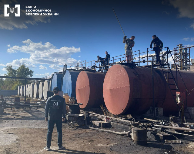 Фальсифицированное топливо: на Днепропетровщине разоблачили подпольный нефтеперерабатывающий завод
