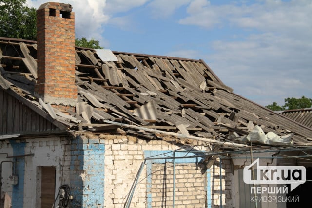 Из-за вражеских обстрелов на Криворожье повреждено и частично разрушено более сотни объектов