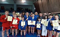 Спортсмены из Кривого Рога заняли призовые места на чемпионате области по борьбе самбо