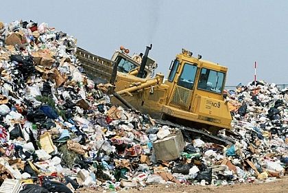 В Кривом Роге на мусорном полигоне обнаружили тело женщины