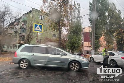 ДТП в Кривом Роге: столкнулись Peugeot и BMW