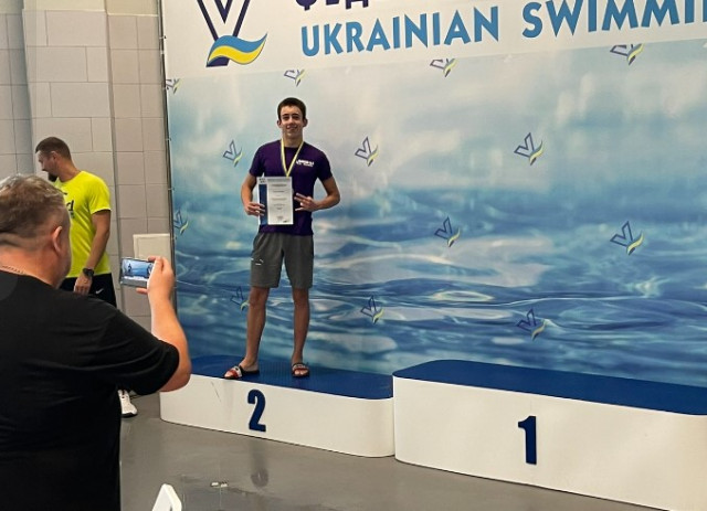 Пловец из Кривого Рога завоевал «серебро» и «бронзу» Летнего чемпионата Украины