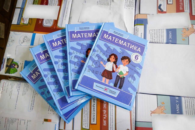 Сколько новых учебников получила Днепропетровщина к началу учебного года