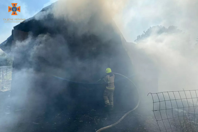 У Кривому Розі рятувальники загасили пожежу у житловому будинку