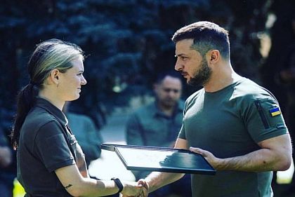 Президент вручил «Крест боевых заслуг» боевой медикине из Никополя