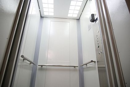 В Кривом Роге отремонтировали 45 лифтов: сколько еще осталось