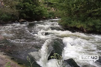 Криворожские чрезвычайники спасли из реки мужчину и достали тело женщины