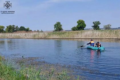 На Днепропетровщине спасатели извлекли из водоема тело погибшего человека