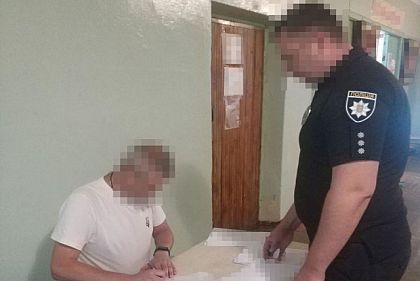 Криворожский чиновник подозревается в растрате средств на закупки имущества для укрытий