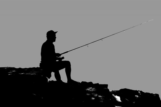 Напоминание для криворожан: ловить рыбу во время нереста запрещено