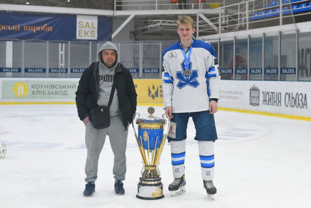 Хокеїсти з Кривого Рогу стали переможцями Чемпіонату України