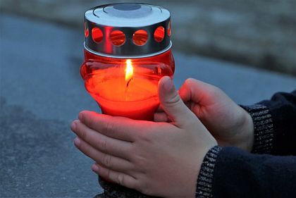 Криворожан призывают отказаться от использования пластмассовых цветов в поминальные дни