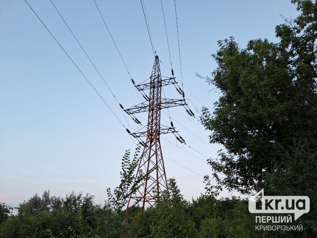 Енергетики відновили світло для 10 тисяч родин Дніпропетровщини