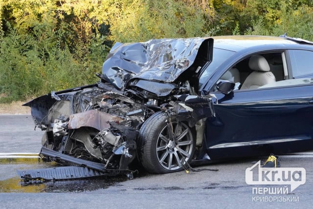 Водій авто загинув, пасажири тролейбуса постраждали: стали відомі подробиці ДТП