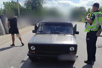 Не остановился на блокпосту: в Кривом Роге полиция проверила водителя и выявила ряд нарушений