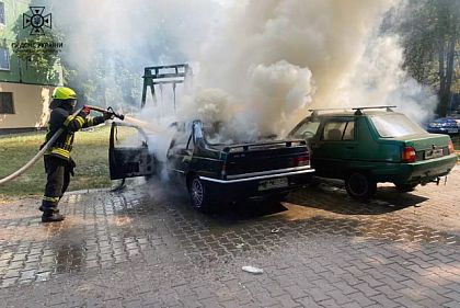 Криворожские пожарные потушили возгорание двух легковушек