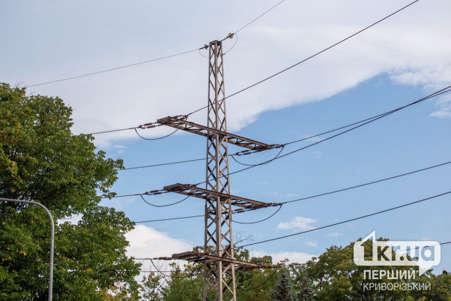 На Дніпропетровщині через обстріли окупантів пошкоджена мережева інфраструктура