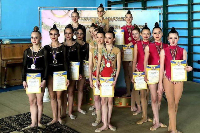 Криворожские гимнастки завоевали медали на чемпионате области